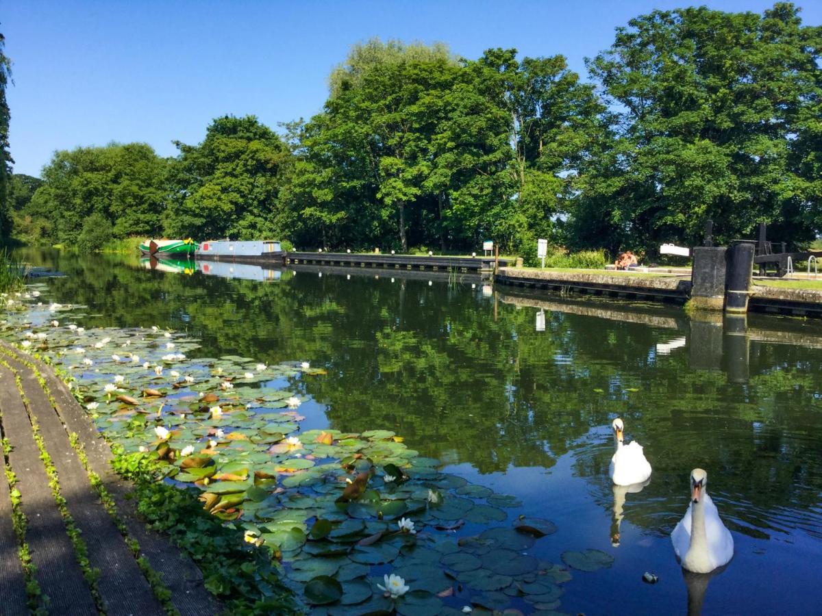 River Nene Cottages Water Newton Экстерьер фото